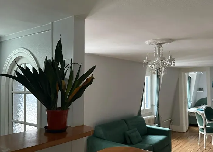 Splendid Louvre 1st District